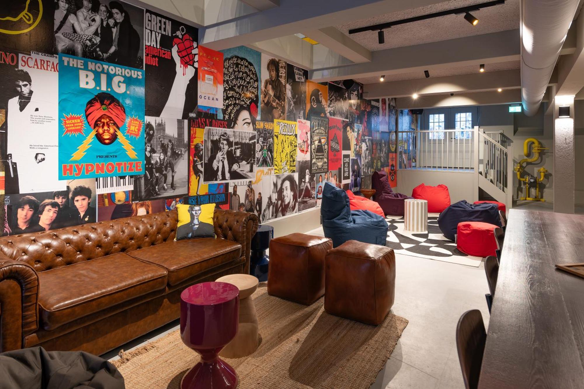 Stayokay Hostel Amsterdam Stadsdoelen - Refurbished November 2024 ภายนอก รูปภาพ