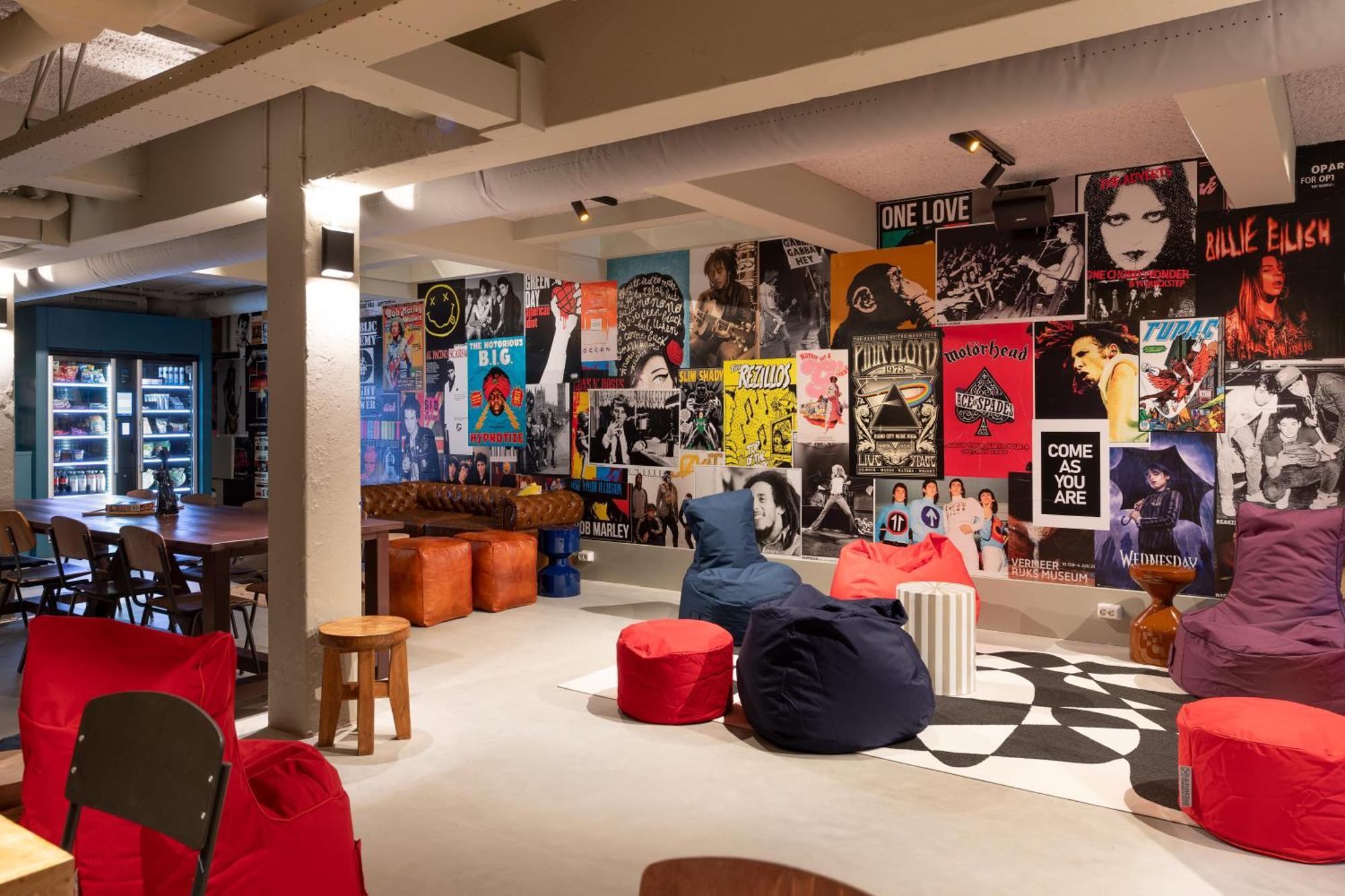 Stayokay Hostel Amsterdam Stadsdoelen - Refurbished November 2024 ภายนอก รูปภาพ