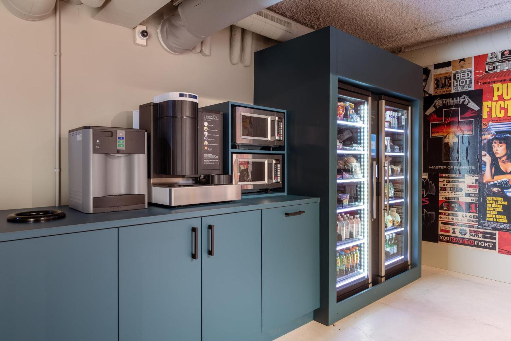 Stayokay Hostel Amsterdam Stadsdoelen - Refurbished November 2024 ภายนอก รูปภาพ