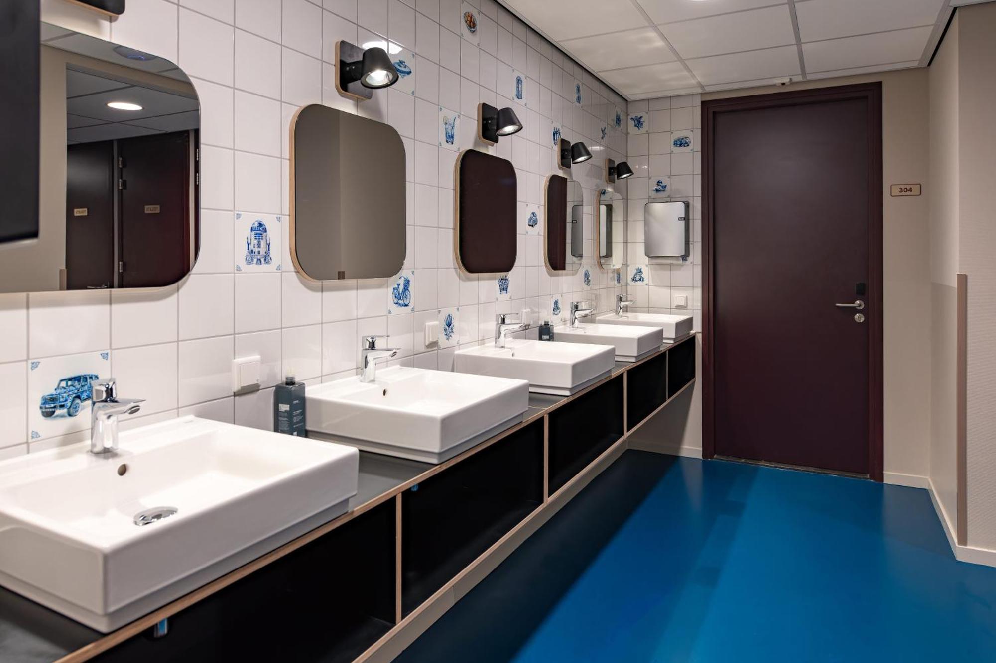 Stayokay Hostel Amsterdam Stadsdoelen - Refurbished November 2024 ภายนอก รูปภาพ
