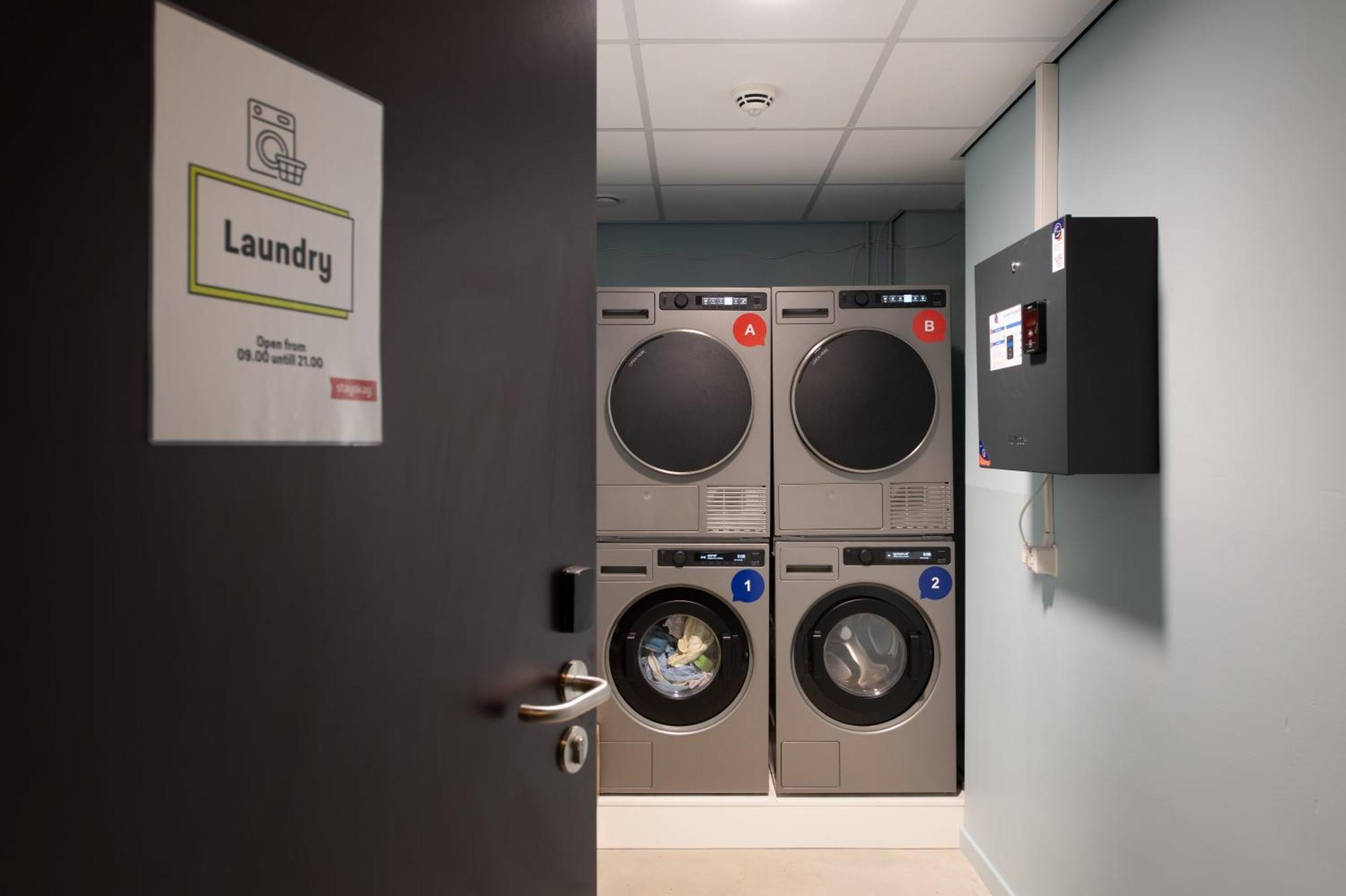 Stayokay Hostel Amsterdam Stadsdoelen - Refurbished November 2024 ภายนอก รูปภาพ